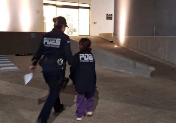 Lee más sobre el artículo Auxilian a niña extraviada y en situación de violencia familiar