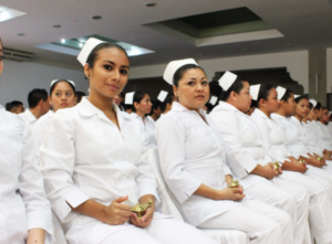 Lee más sobre el artículo Contrata empresa Alemana a 26 enfermeras queretanas