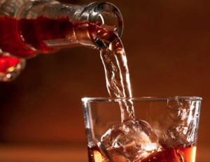 Lee más sobre el artículo Fiscalía analizará sangre de fallecidos por supuesto alcohol adulterado