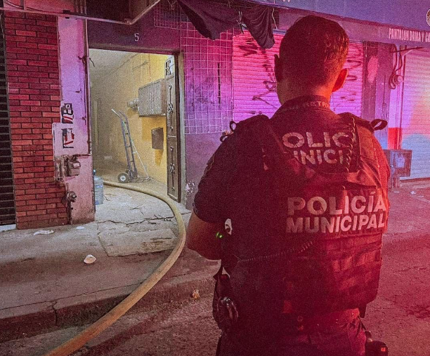 Lee más sobre el artículo Se incendió comercio en la zona del Mercado Escobedo