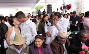 Lee más sobre el artículo Campaña de matrimonios colectivos en Querétaro benefició a 746 parejas