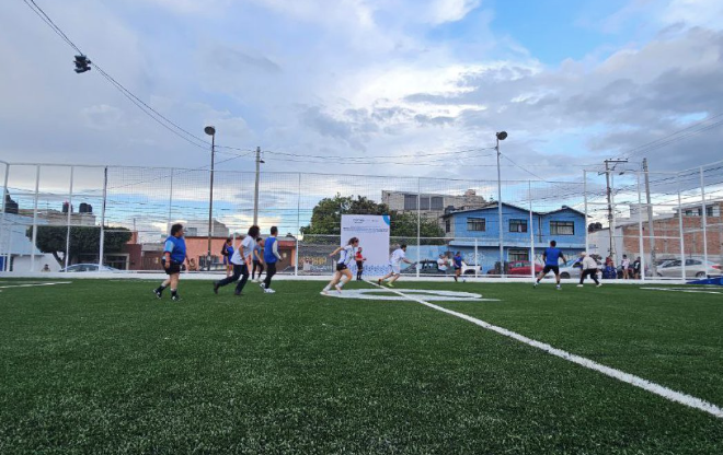Lee más sobre el artículo Rehabilita SEDESOQ canchas deportivas