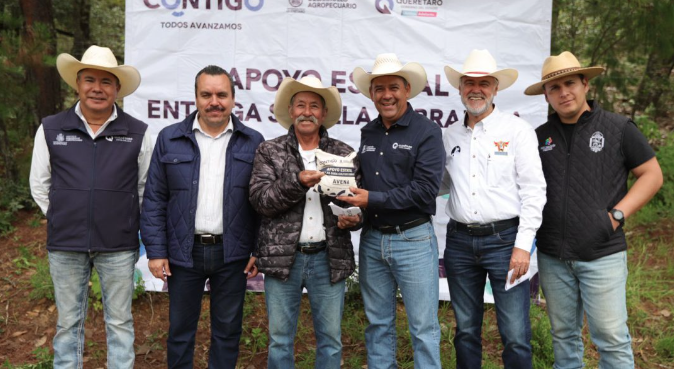 Lee más sobre el artículo Entrega Sedea apoyo a productores de San Joaquín, Peñamiller y Tolimán