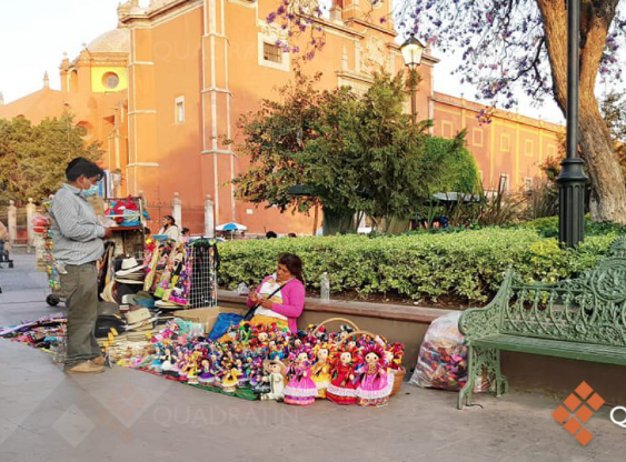 Lee más sobre el artículo QUERÉTARO NO PERMITIRÁ A ARTESANOS VENDER EN LA CALLE, INSISTEN EN HACERLO