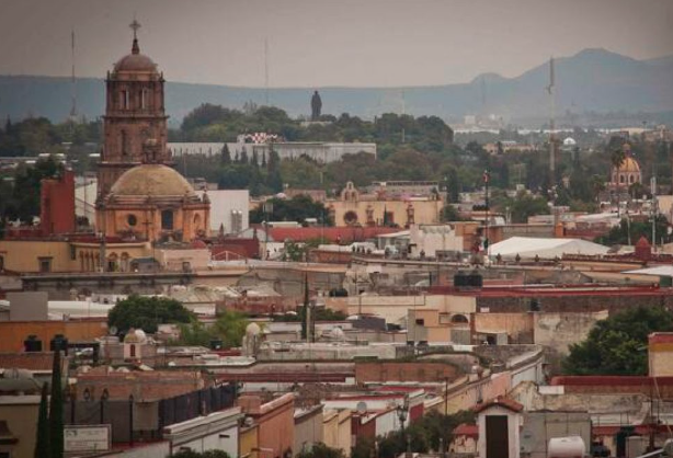 Lee más sobre el artículo Esperan comercios derrama económica de 2 mil 715 millones en diciembre