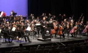 Lee más sobre el artículo Revive la OFEQ el anime en el Teatro Metropolitano