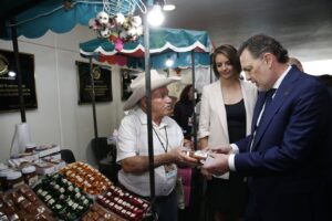 Lee más sobre el artículo Asiste Gobernador a la Semana Querétaro en el Senado de la República