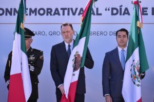 Lee más sobre el artículo Felifer Macías participa en la conmemoración del Día de la Bandera