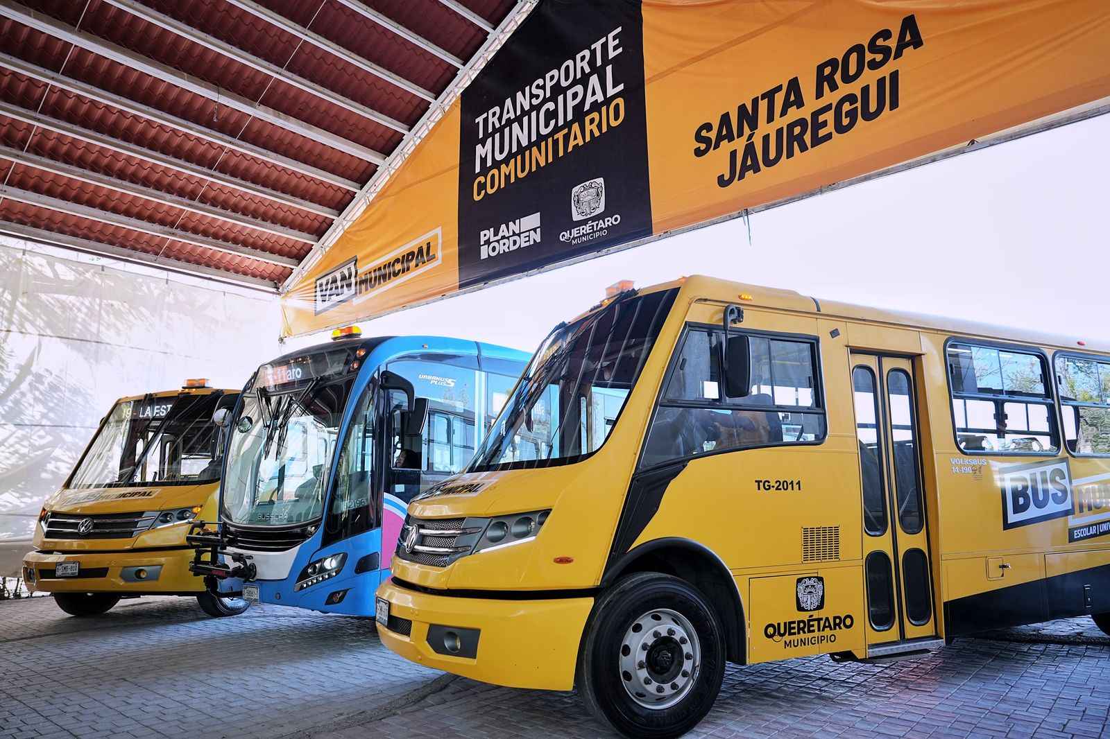 Lee más sobre el artículo Presenta Felifer Transporte Municipal Comunitario en Santa Rosa Jáuregui