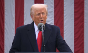 Lee más sobre el artículo Confirma Trump aranceles ya: llegó nuestra independencia económica