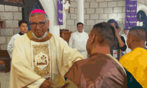 Lee más sobre el artículo Obispo de Querétaro realiza misa del lavatorio en el Cereso varonil