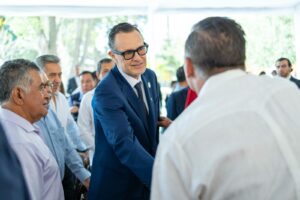 Lee más sobre el artículo Celebra Gobernador Día de la Santa Cruz con el Colegio de Arquitectos