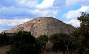 Lee más sobre el artículo ¡Llegó el día! Ya puedes subir a la Pirámide de la Luna