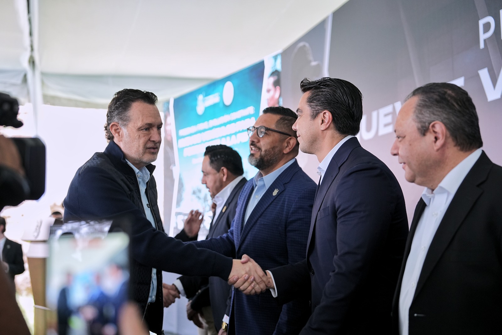 Lee más sobre el artículo Acude Felifer Macías a entrega de equipamiento de la Policía de Investigación del Delito