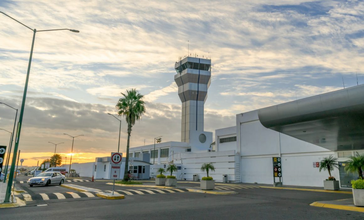 Lee más sobre el artículo Aeropuerto de Querétaro moviliza 21 % más pasajeros en el primer semestre de 2025