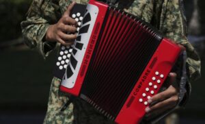 Lee más sobre el artículo Se suma Corregidora a prohibición de narcocorridos