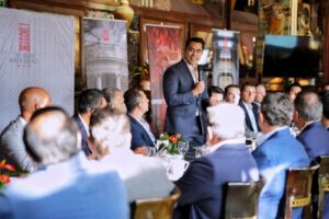 Lee más sobre el artículo Recibe Felifer Macías a “The Grand North America” y refuerza a Querétaro como referente nacional e internacional