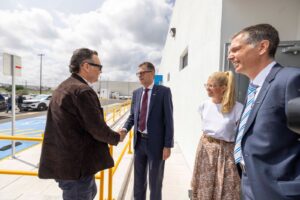 Lee más sobre el artículo Inaugura Mauricio Kuri planta Diehl Aviation en Querétaro