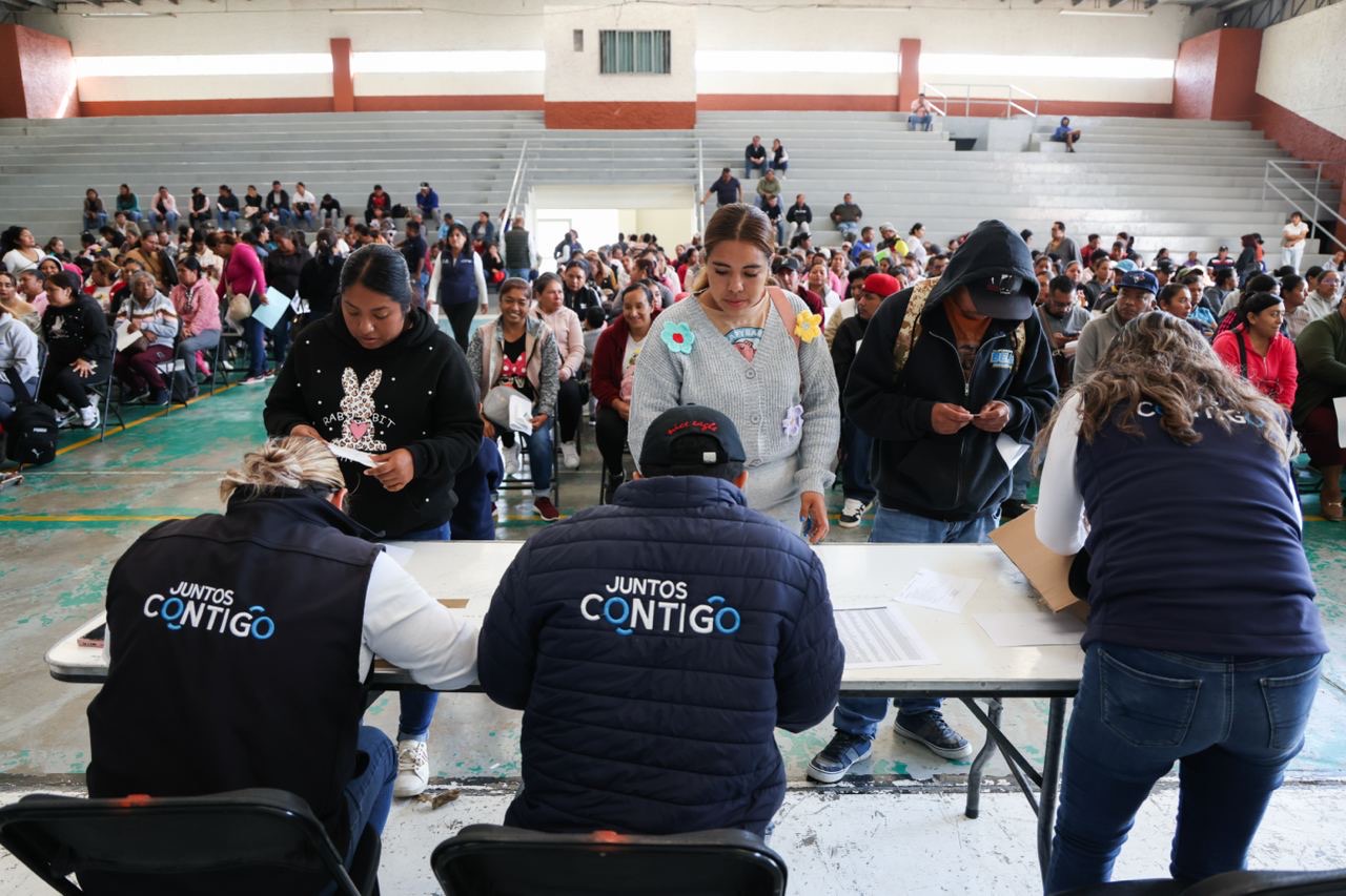 Lee más sobre el artículo Entregan 436 Tarjetas Contigo a familias de Colón