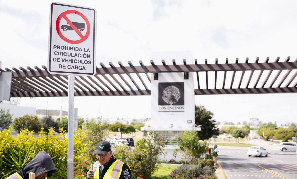 Lee más sobre el artículo Realizan mantenimiento de semáforos en El Marqués