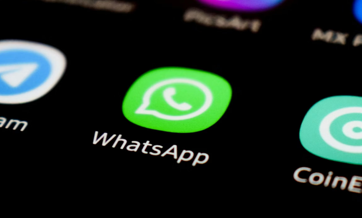 Lee más sobre el artículo Prepara WhatsApp función para compartir historial en chats grupal