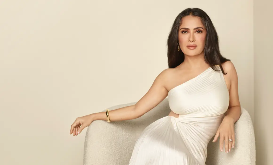 Lee más sobre el artículo Anuncia Sheinbaum reunión con Salma Hayek para impulsar cine