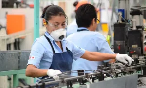 Lee más sobre el artículo Cámaras empresariales, dispuestas a migrar a 40 horas laborales por semana