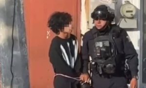 Lee más sobre el artículo Detienen a adolescente tras presuntamente disparar a 2 maestras en Michoacán