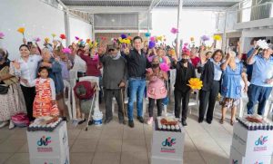 Lee más sobre el artículo Entrega Rodrigo Monsalvo despensas a adultos mayores en El Marqués