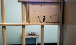 Lee más sobre el artículo Aprueba El Salvador reforma de Bukele que permite cadena perpetua