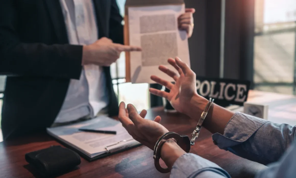 Lee más sobre el artículo Investiga Fiscalía 52 casos por usurpación de funciones en Querétaro