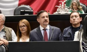 Lee más sobre el artículo Propone Luis Humberto Fernández ley para proteger a menores en entornos digitales