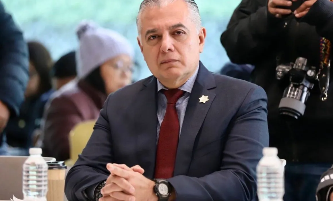 Lee más sobre el artículo Felifer Macías descarta salida de Ferrusca de la Sspmq
