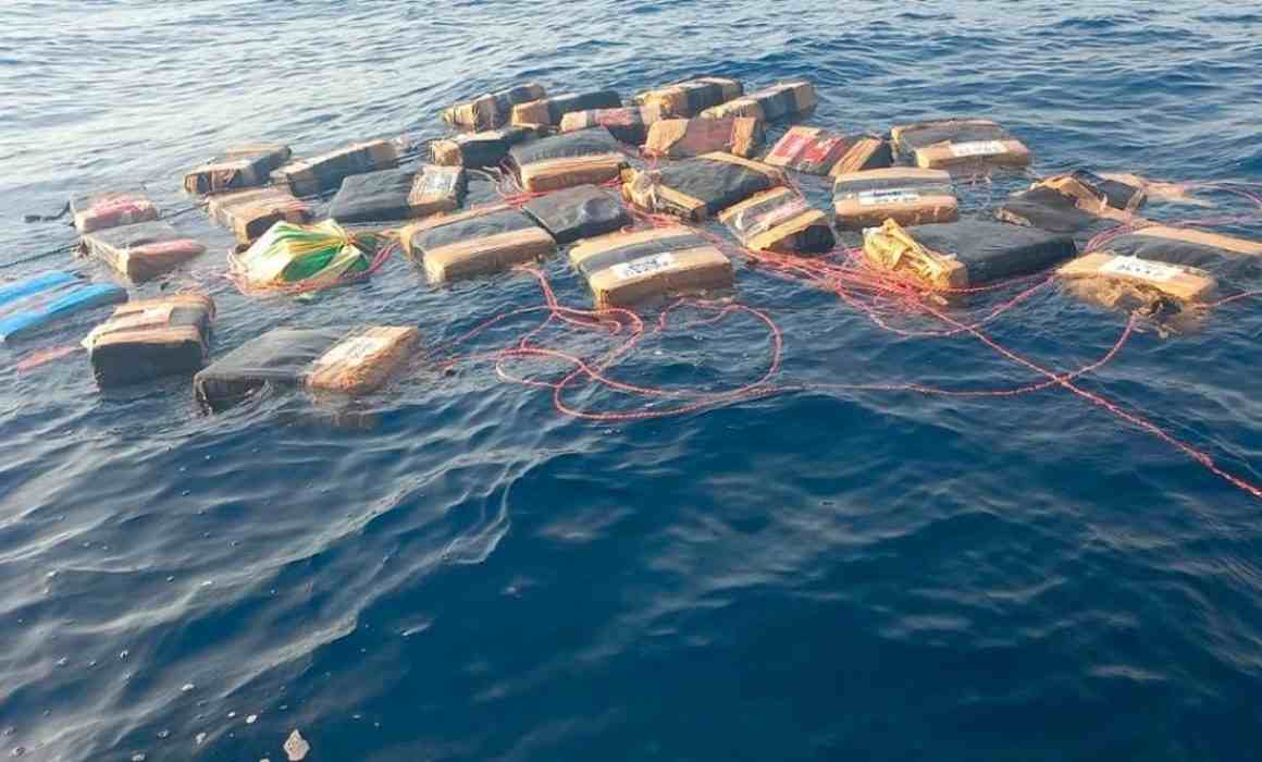 Lee más sobre el artículo Aseguran más de 2 toneladas de cocaína en el Golfo de Tehuantepec
