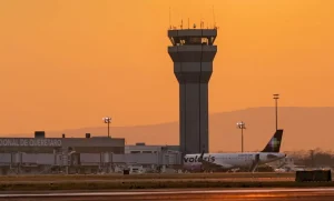 Lee más sobre el artículo Arrancan 11 nuevos vuelos desde el AIQ