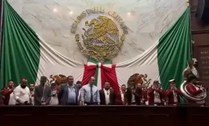Lee más sobre el artículo Diputado de PT canta narcocorrido en pleno del Congreso de Michoacán