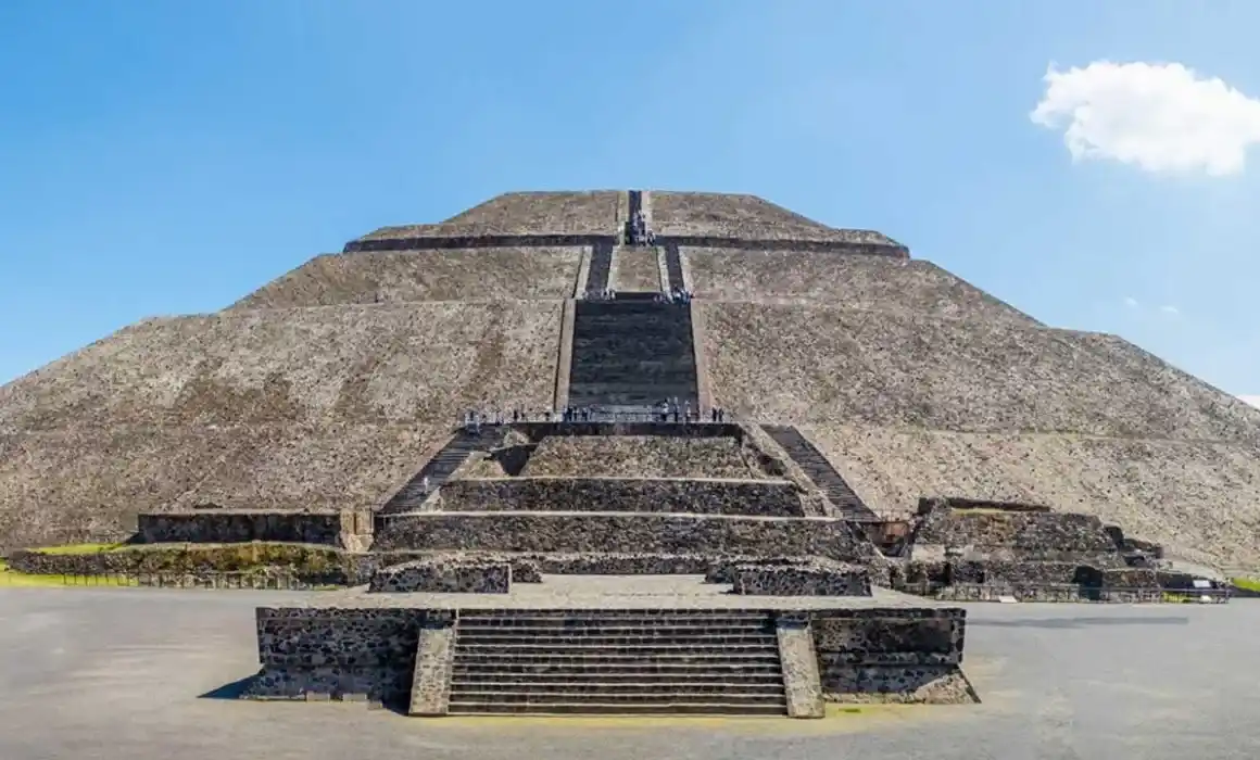 Lee más sobre el artículo ¡Renuevan Teotihuacán! Destinan 37 mdp ante la llegada del Mundial 2026