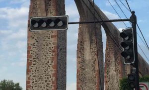 Lee más sobre el artículo Apagón deja sin funcionar semáforos en distintos puntos de Querétaro