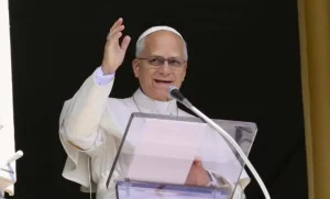 Lee más sobre el artículo Reaparece el papa León XIV para rezo del ángelus y agradece oraciones