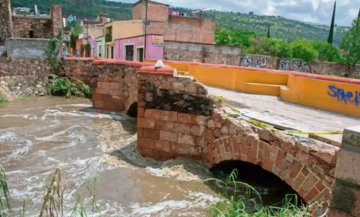 Lee más sobre el artículo Analizan intervención al puente histórico de La Cañada