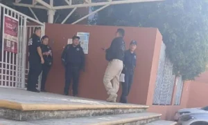 Lee más sobre el artículo Fiscalía analiza situación jurídica de adolescente que ingresó arma a secundaria de Jalpan