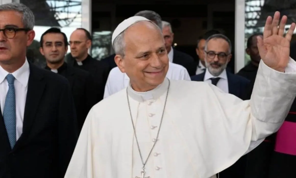 Lee más sobre el artículo Recibe alta médica el papa León XIV y regresa al Vaticano